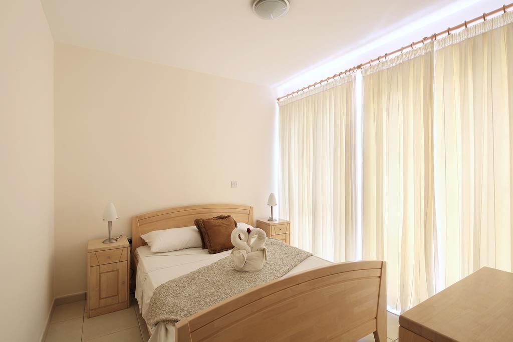 Adamou Gardens Apartment Paphos Ngoại thất bức ảnh