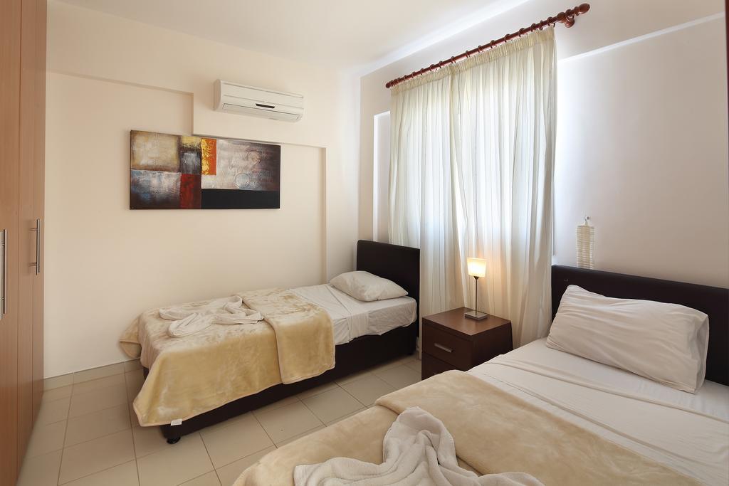 Adamou Gardens Apartment Paphos Ngoại thất bức ảnh