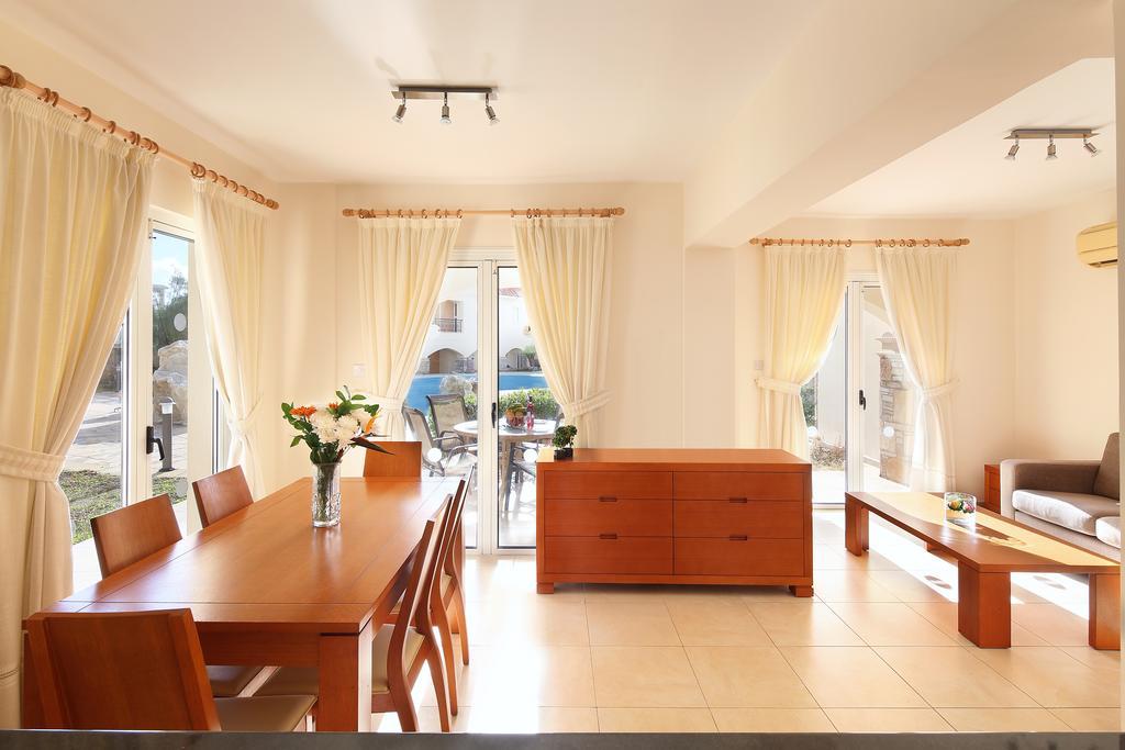 Adamou Gardens Apartment Paphos Ngoại thất bức ảnh