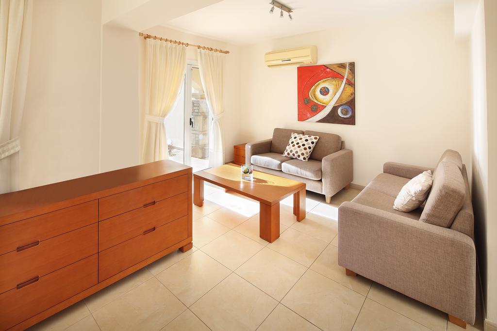 Adamou Gardens Apartment Paphos Ngoại thất bức ảnh